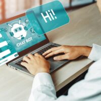 Chatbot per il customer service interno ed esterno: casi d'uso oltre le FAQ
